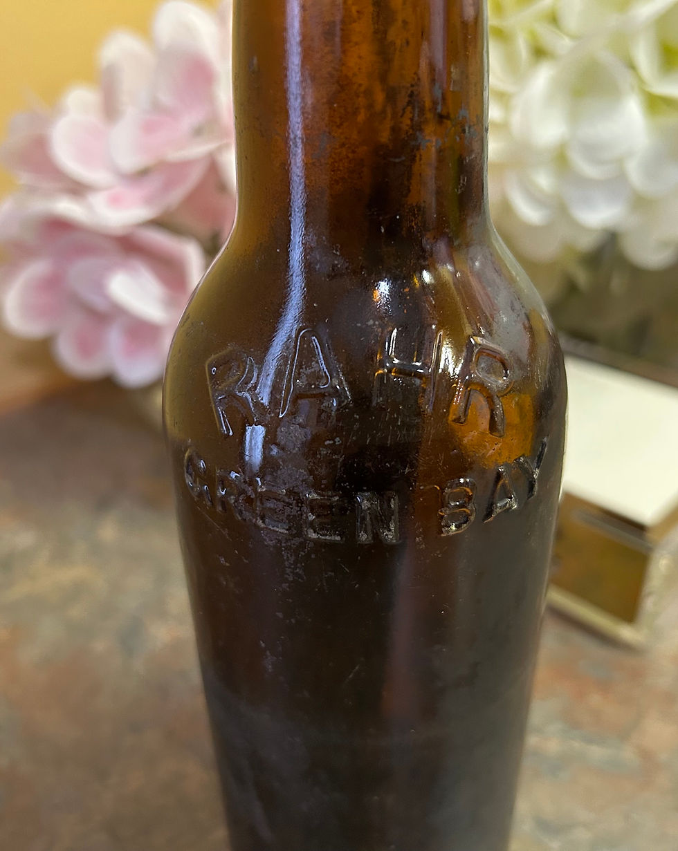 Thumbnail: Vintage RAHR Green Bay Amber Beer Bottle