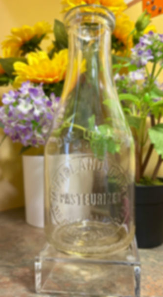 Beautiful Vintage McFarland Dairy Glass Milk Bottle One Quart