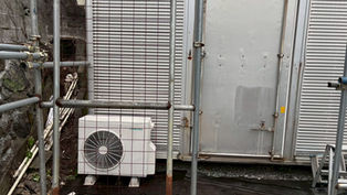 プレハブ事務所　エアコン取付