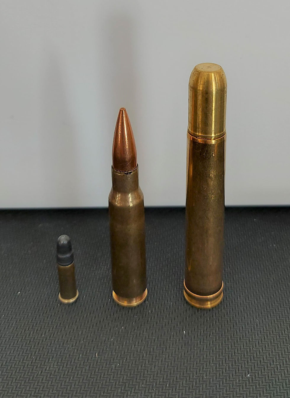 Liten, mellan och stor (22lr, 308 och 458 Win mag)