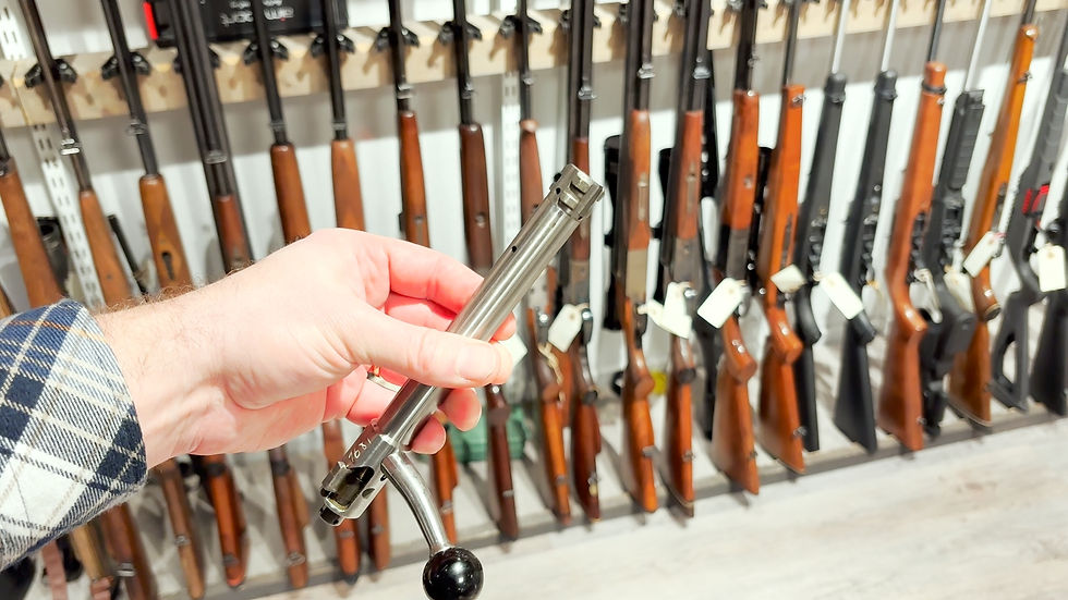 Varberger 757 har 6 låsklackar, i 3 par om 2. 