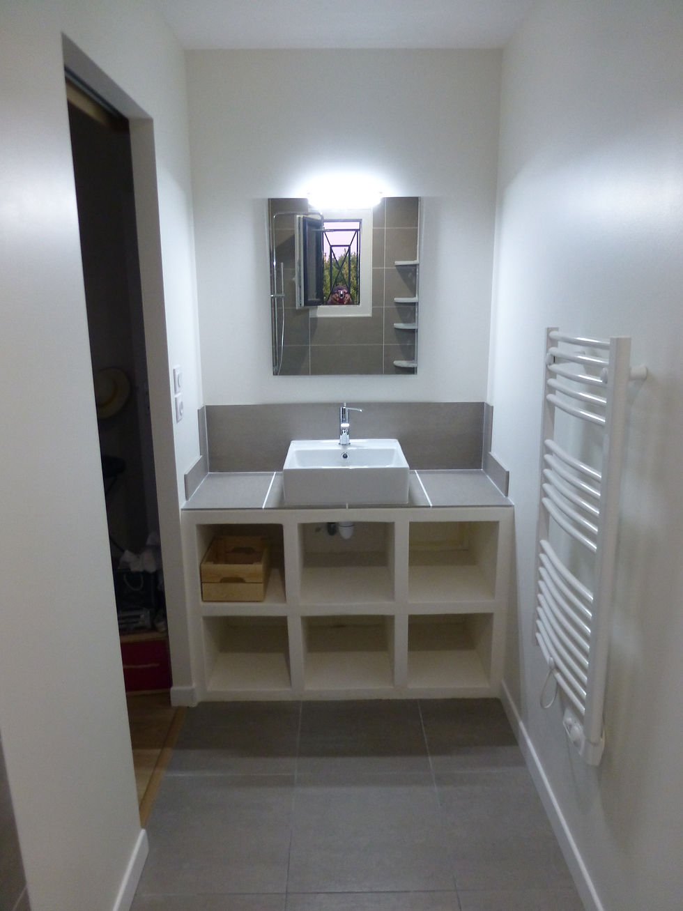 Meuble béton cellulaire et lavabo