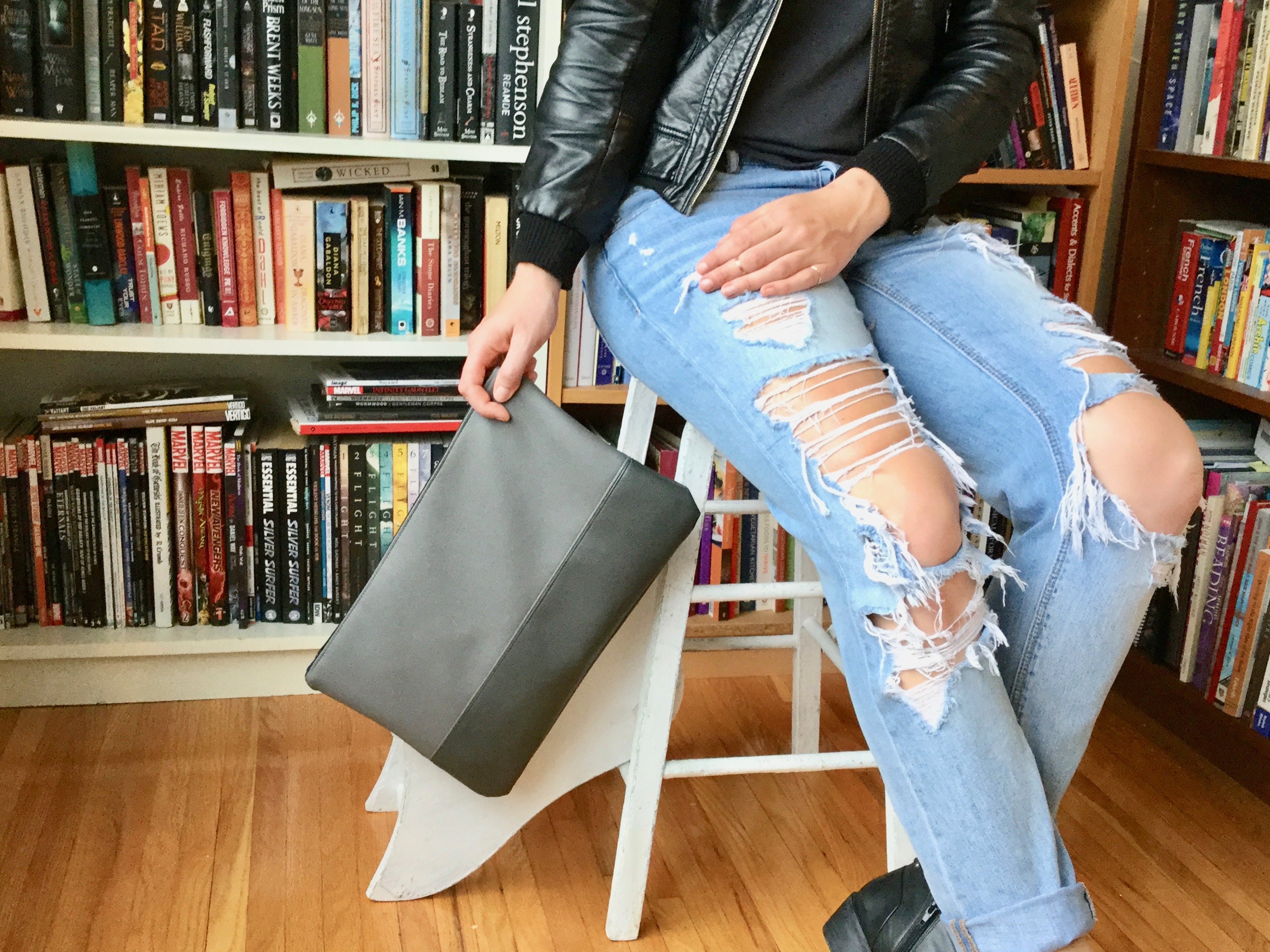 Monochromatic Clutch