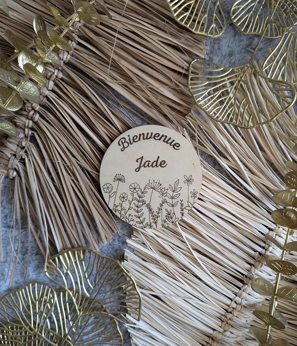 Miniature : Plaque naissance en bois personnalisée – Motif feuillage et prénom gravé