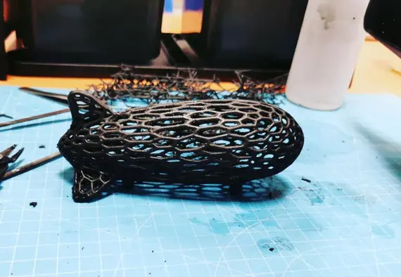 Dirigeable-design-moderne-sculpture-décoration