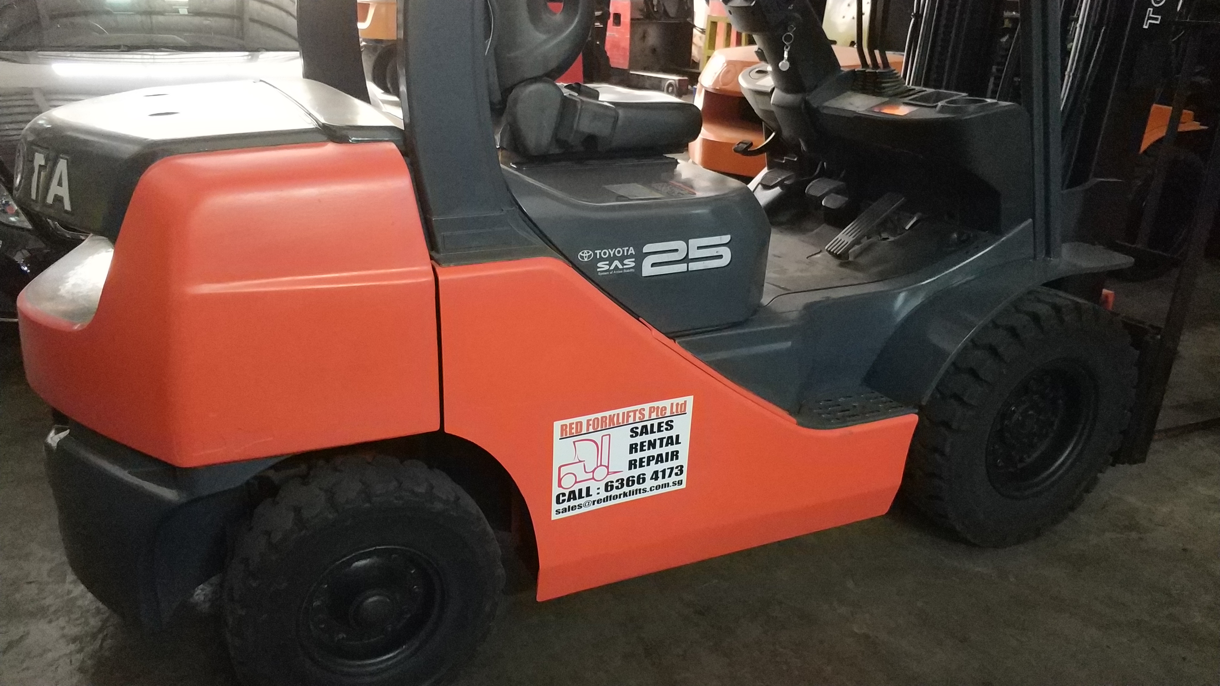 forklift rental service