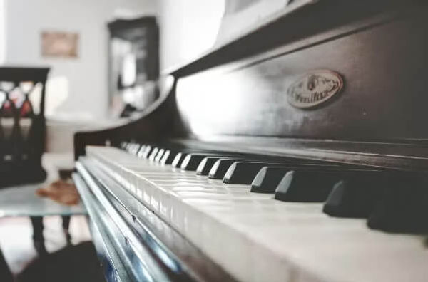 Piano lessons Hamburg - the piano salon_edited_edited 2.jpeg