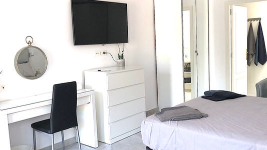 Bedroom 3 – the garden room with ensuite bathroom.