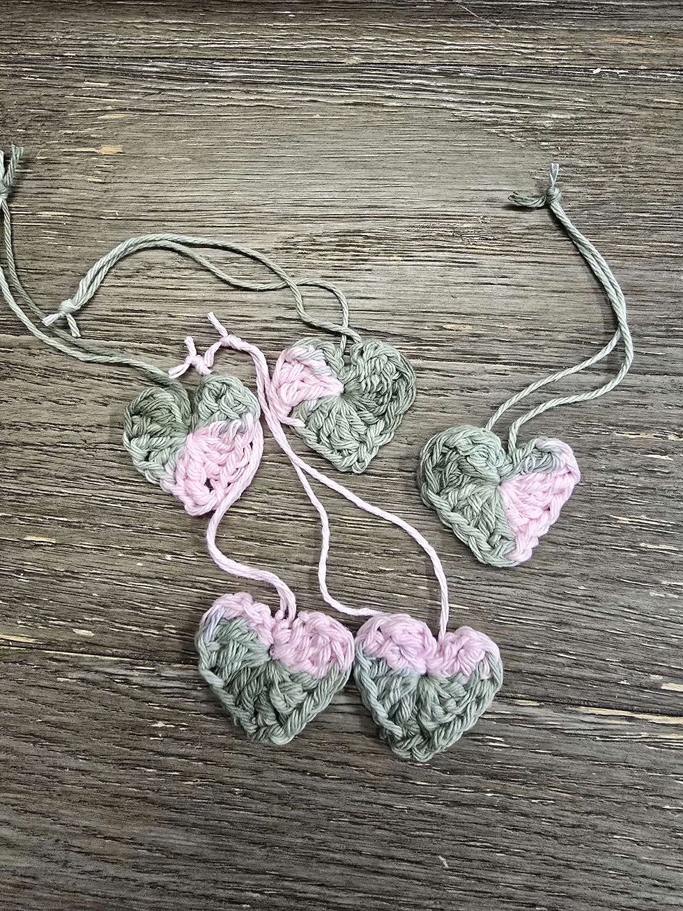 Pink/Green Heart Decorations (15pk)