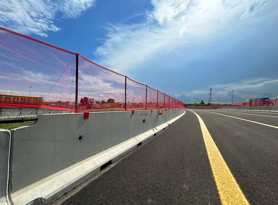 cantiere autostradale con rete aracio e sistema di protezione e recinzione Netfix®