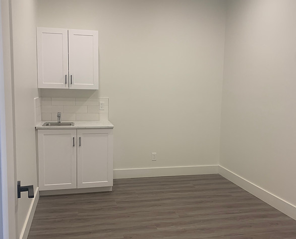 Massage, chiropractor, health practitioner space for rent