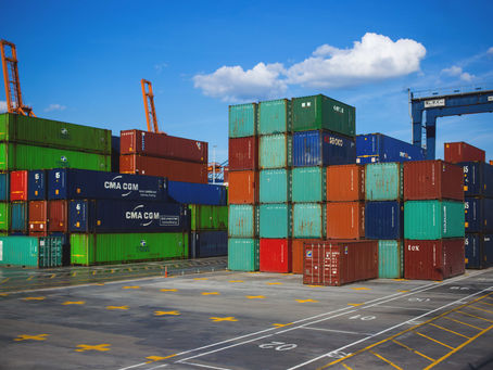 Escasez de contenedores en el transporte maritimo que esta generando problemas de logistica