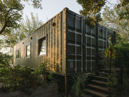 Casa realizada con dos contenedores maritimos que se puede mover e incluso ubicar sobre el agua