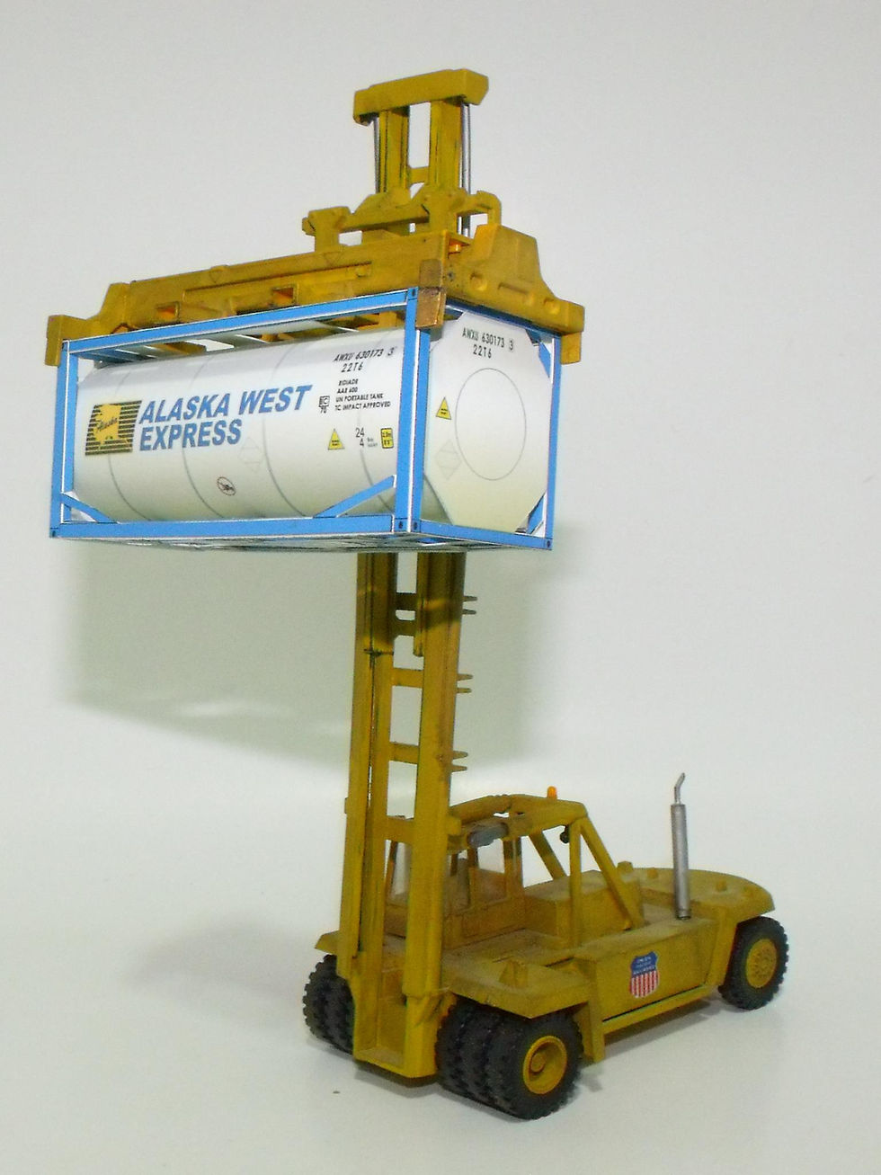 Thumbnail: N - ALASKA WEST EXPRESS 20´ Tank Containers