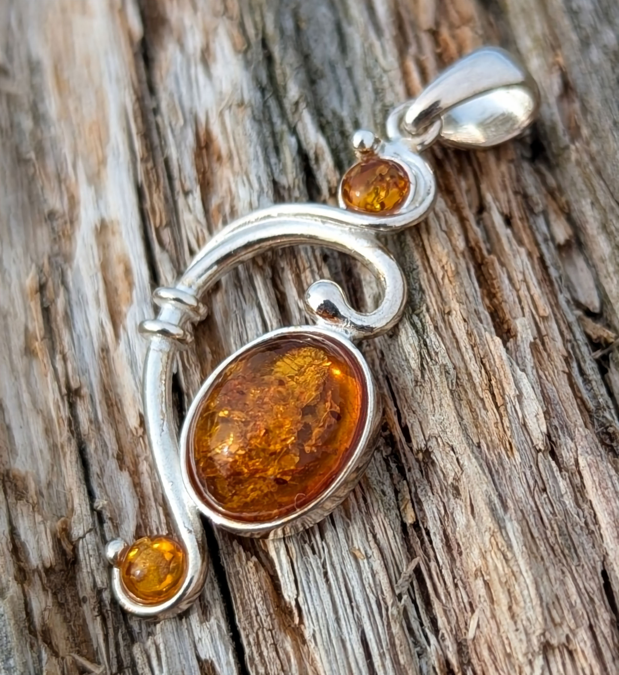 Sterling Silver Amber Pendant & Chain