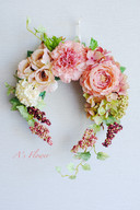 Artificial wall decoration in peachy colour