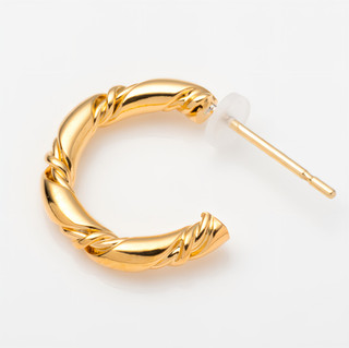 18金を使用している安心の証【K18】の刻印が入っております。