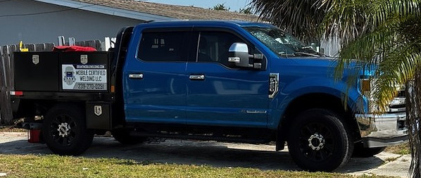 Truck at joes trailer.JPG