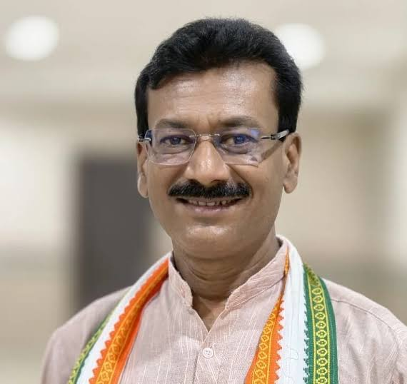 लोकतंत्र कोई तमगा नहीं, जिम्मेदारी है: धनंजय सिंह ठाकुर ने भाजपा पर साधा निशाना...