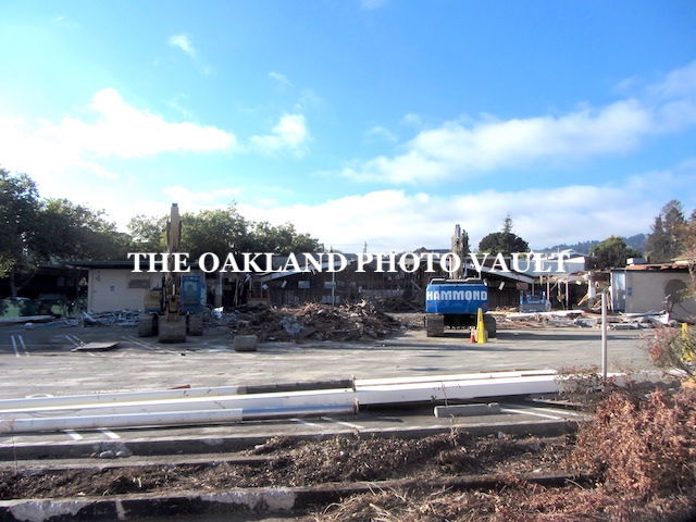 Oakland - Claremont Safeway Demolition (2)