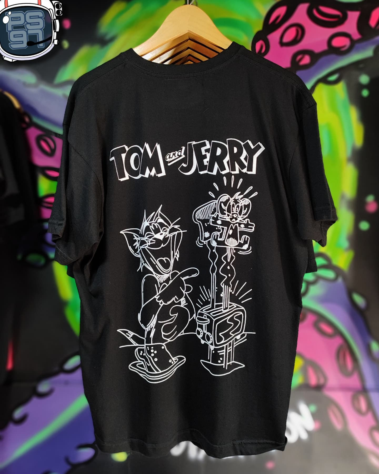 Camiseta Tom y Jerry Off Whitx - Negra