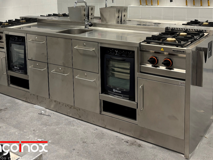 Ilhas de cozinha em inox