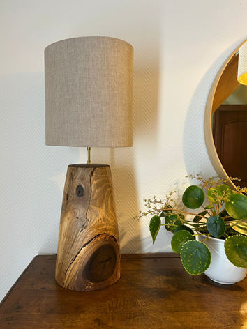 Lampe en noyer, abat jour maison en toile de lin-coton