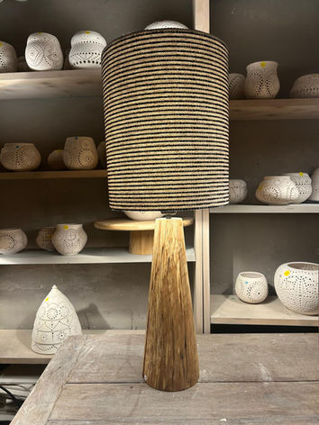 Lampe conique en bois de hêtre