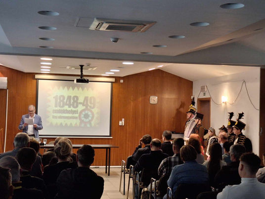 "Fegyverrel a szabadságért"