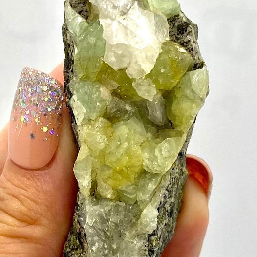 Thumbnail: Prehnite and Calcite on the Matrix