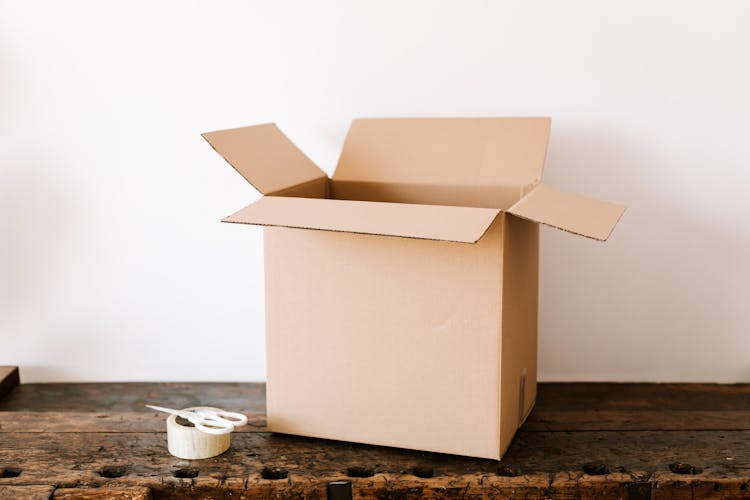 Tips for Using Leftover Moving Supplies in Home Decoration