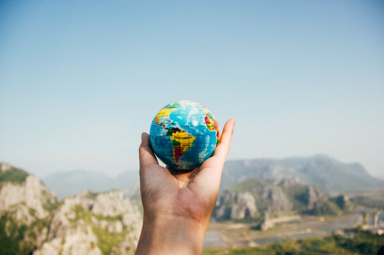 The Nomadic Artist: Managing a Creative Career While Traveling