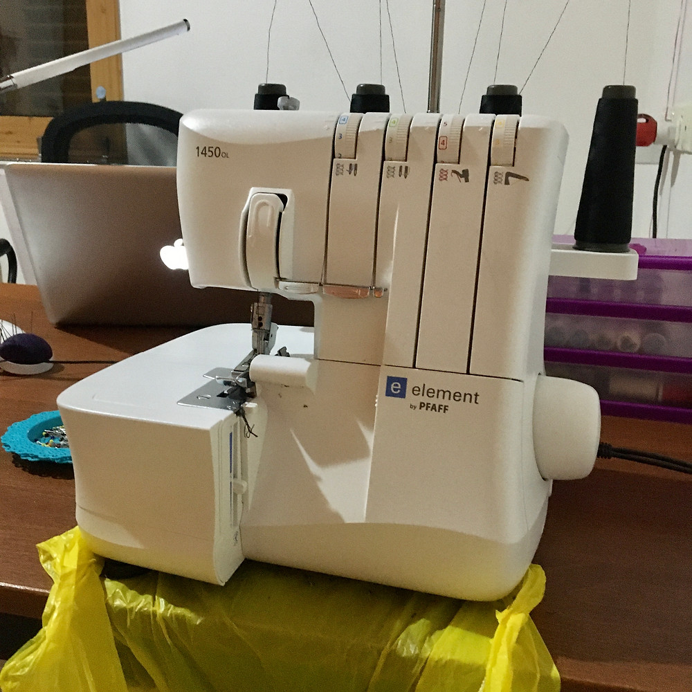 Serger Element Pfaff 1450 OL