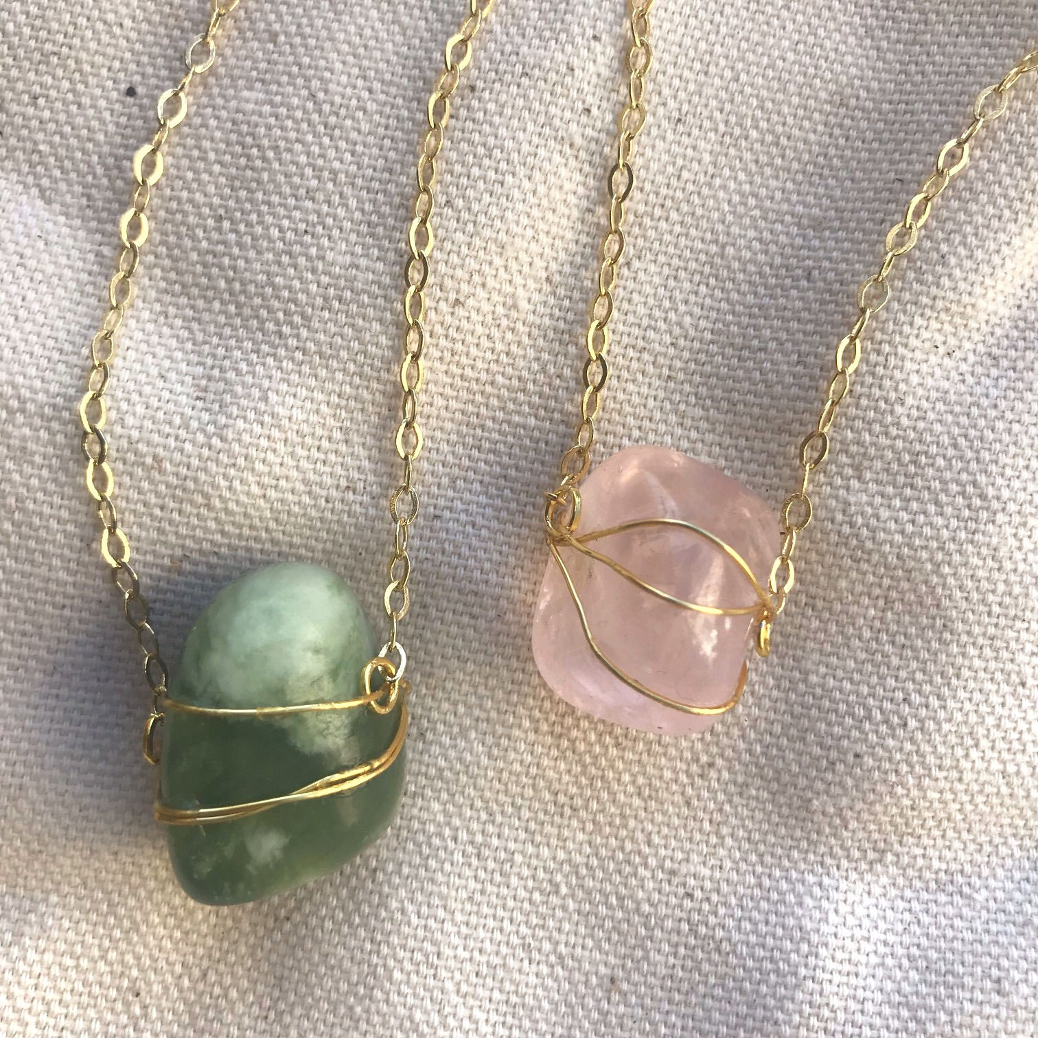 Escapulário Coração - com Jade & Quartzo Rosa