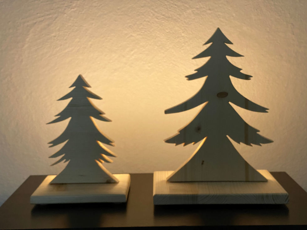 Holztannli klein und mittel mit Licht