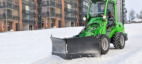 avant_snow_plow_main.jpg