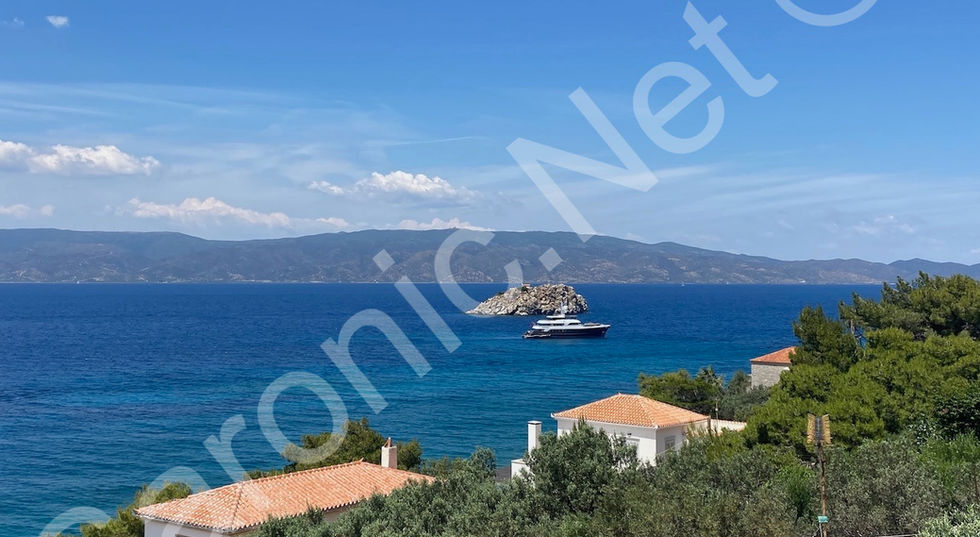 Substantial Plakes Villa next to the sea, 4-6 bedrooms, for sale on hydra island greece