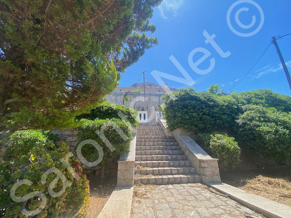 Substantial Plakes Villa next to the sea, 4-6 bedrooms, for sale on hydra island greece