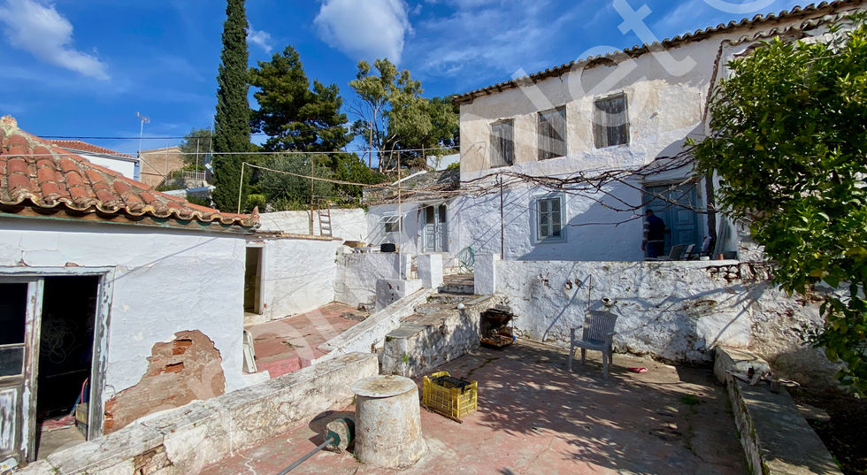 190m2 detached character house to remodel and renovate, for sale on hydra island greece