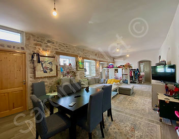 Red Stone Property, Hydra