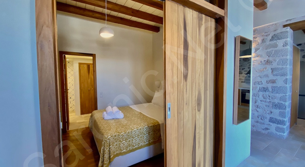 2 or 3 bedroom house for sale, hydra island greece, fully furnished, in perfect condition.