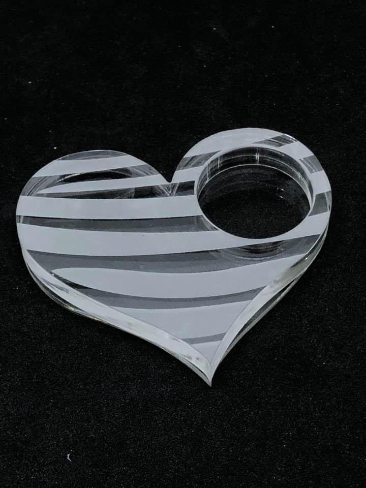 Thumbnail: herz, loch, silikonform, shaker, diy, uv, harz, epoxid, resin, anhänger, geschenk,