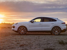 Porsche Cayenne yenilendi
