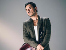 Buray’dan yeni albüm: “Al Senin Olsun Dünya”