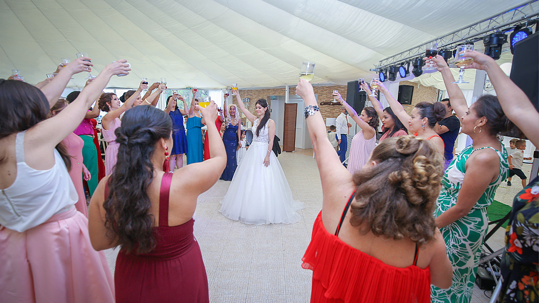 um Brinde no feminino