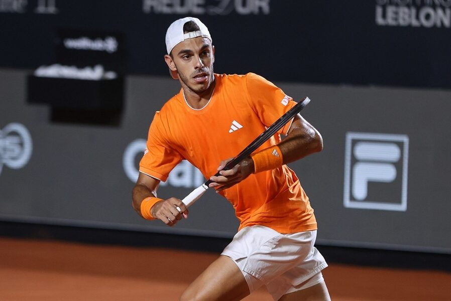 Abandono e atrito: o dia em que Cerúndolo tensionou o Rio Open