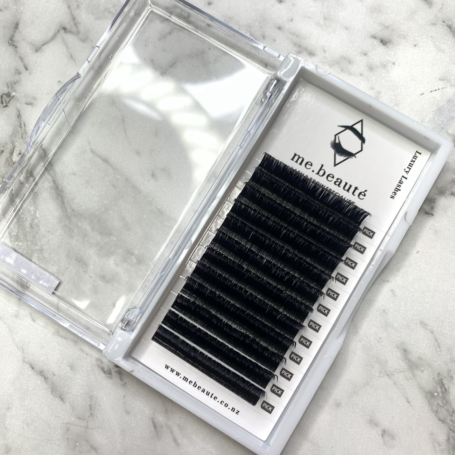 (0.15) Cashmere Flat Split Tip Lashes