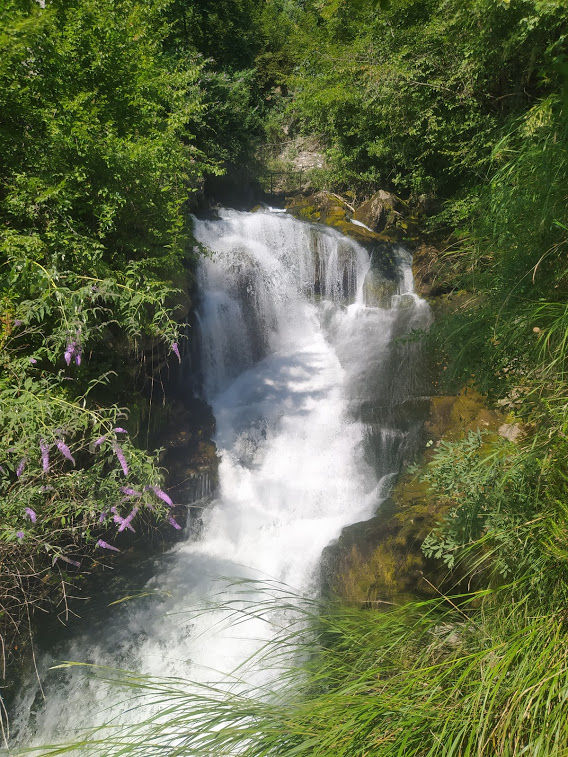 Il misterioso Fiumelatte, il fiume più corto d'Italia