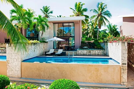 catalonia-royal-bavaro-exclusive-suites-swimming-pool-2_1.webp