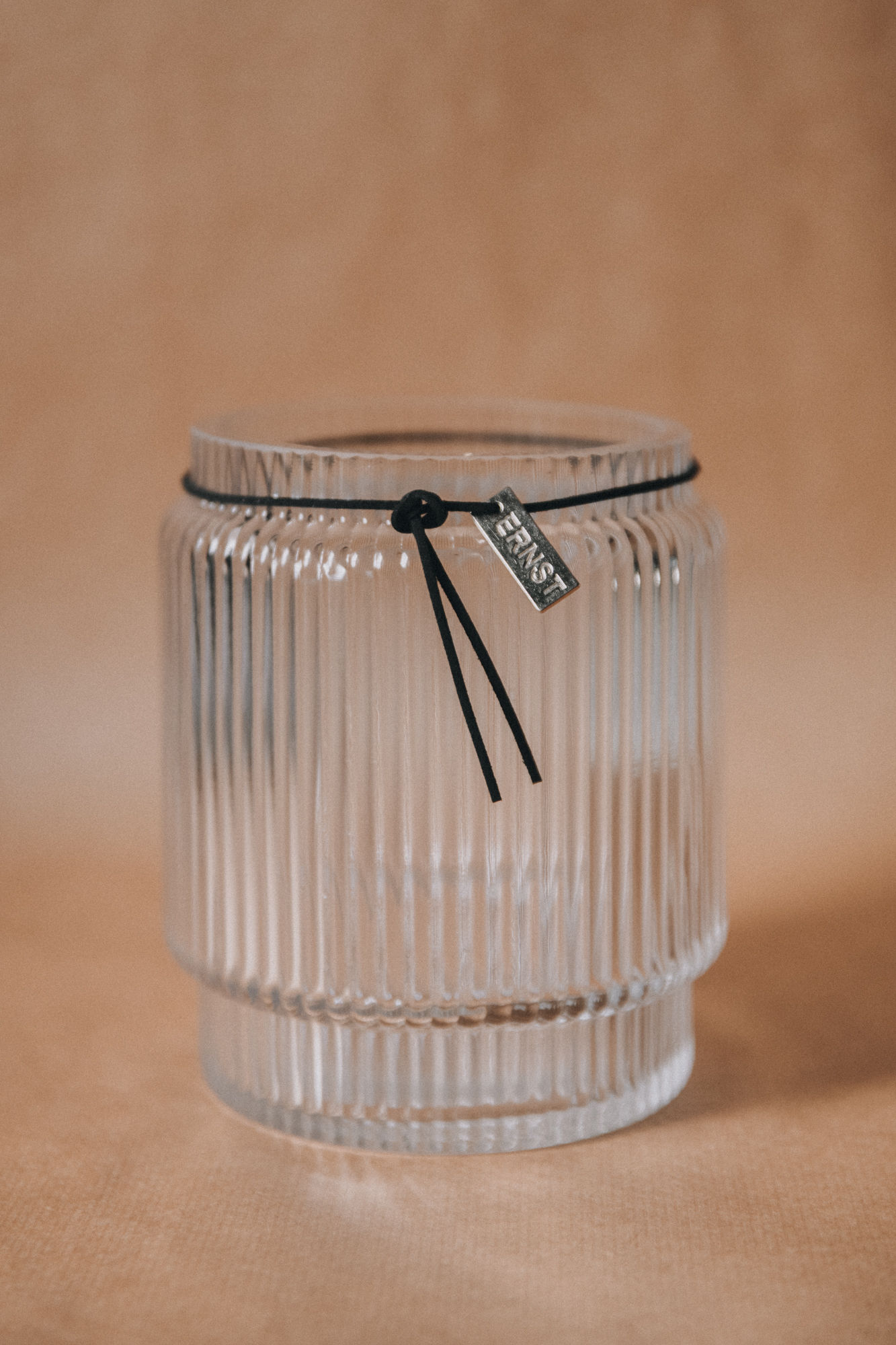 ERNST Räfflad vas M